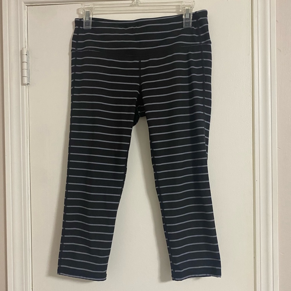 Athleta Cropped Leggings with Stripes Size M